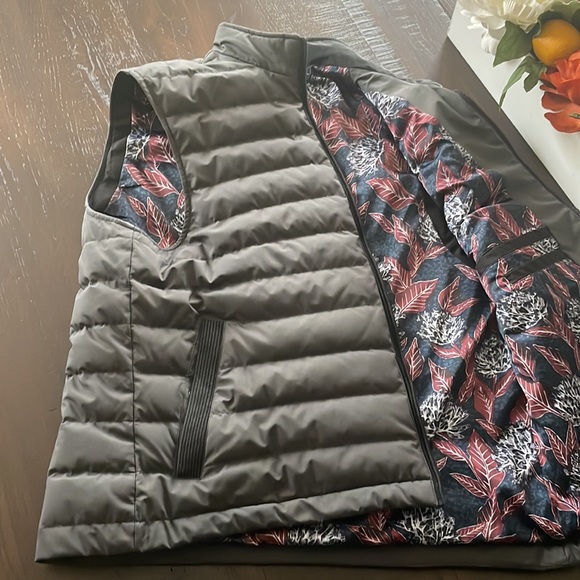 TED BAKER DARK GRAY QUILTED VEST - Picture 3 of 7
